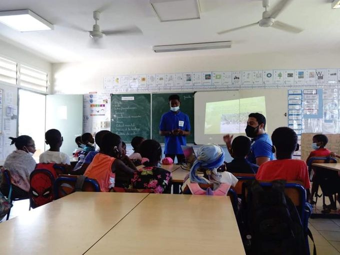 Jeudi 14 janvier 2021 - Intervention à l'école T17 de Kawéni autour du recyclage et du tri des déchets